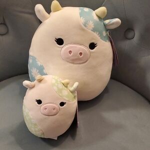 8" & 5" Squishmallows Cow Plush Duo - Cream & Blue W Flowers